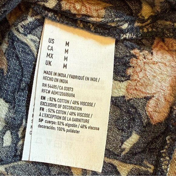 American Eagle Outfitters Navy Floral Peplum Tank Top Size Medium - Picture 7 of 8